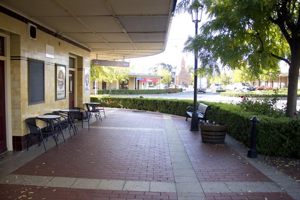 Court House Hotel Boorowa Luaran gambar